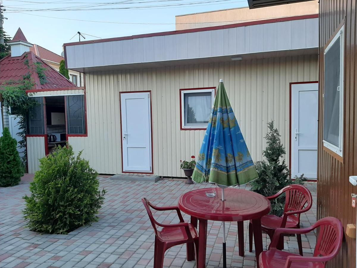 Mini Hotel Уютный Дворик Odessa Ngoại thất bức ảnh