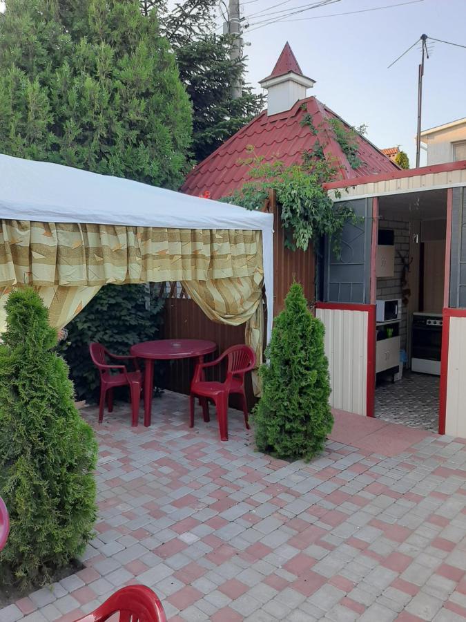 Mini Hotel Уютный Дворик Odessa Ngoại thất bức ảnh