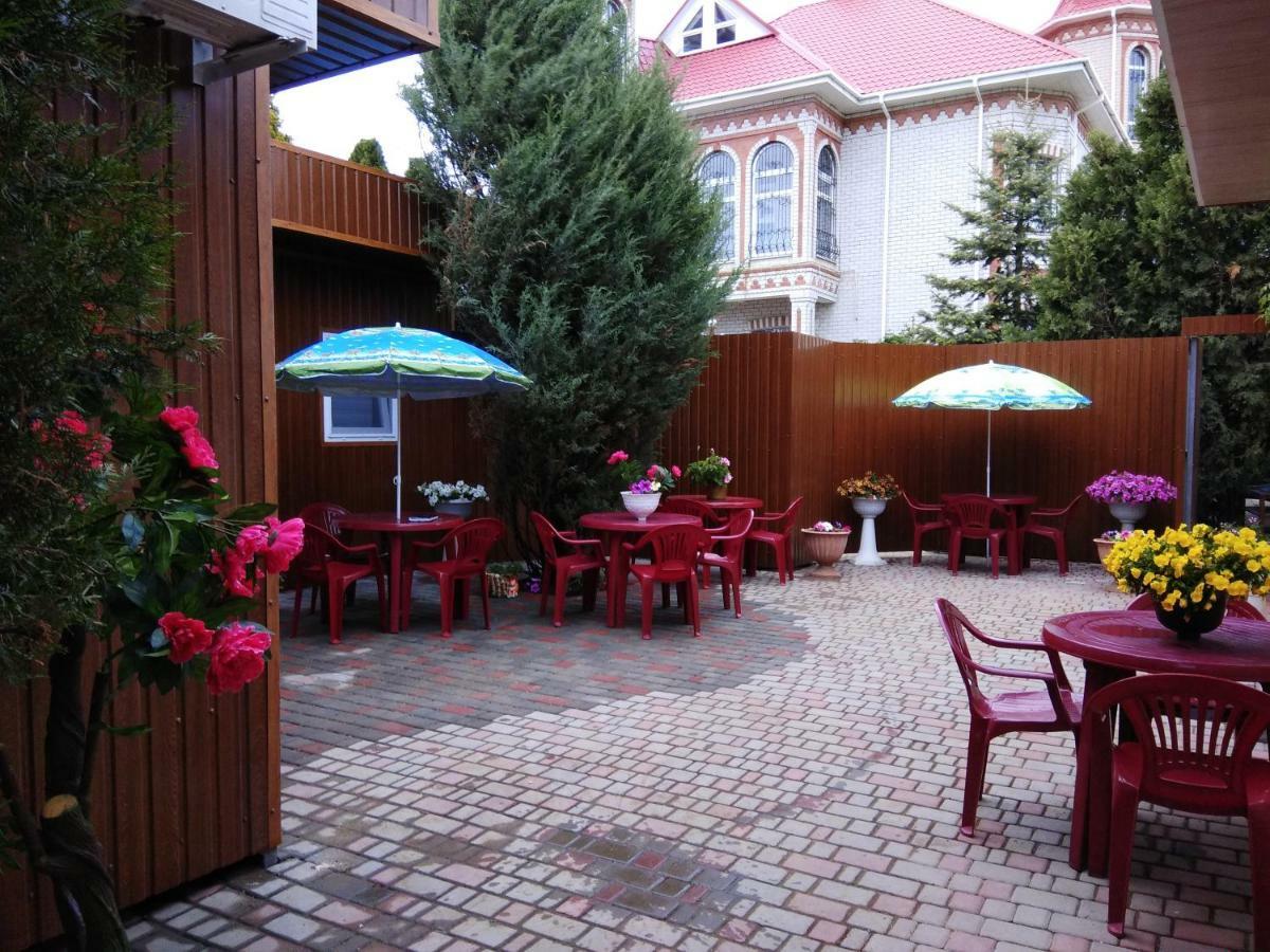 Mini Hotel Уютный Дворик Odessa Ngoại thất bức ảnh